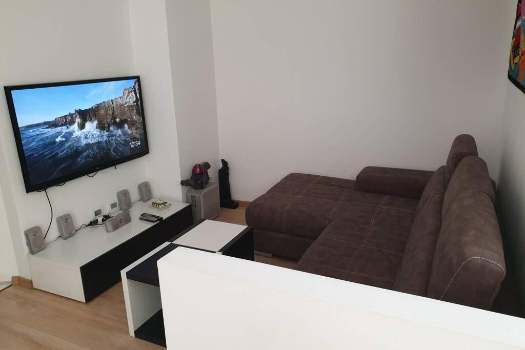 Your Lovely Home, Porta Venezia-1 Queen Bed, 3 Single Beds, 1 Sofa Bed- 米兰 外观 照片