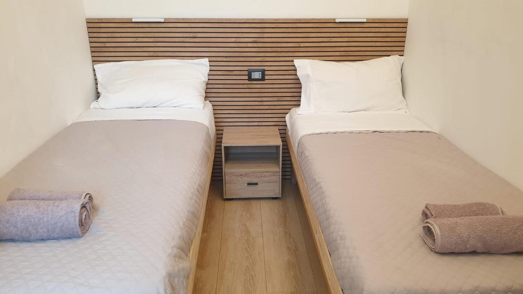 Your Lovely Home, Porta Venezia-1 Queen Bed, 3 Single Beds, 1 Sofa Bed- 米兰 外观 照片